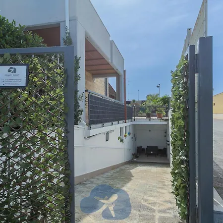 Apartment Airport House *